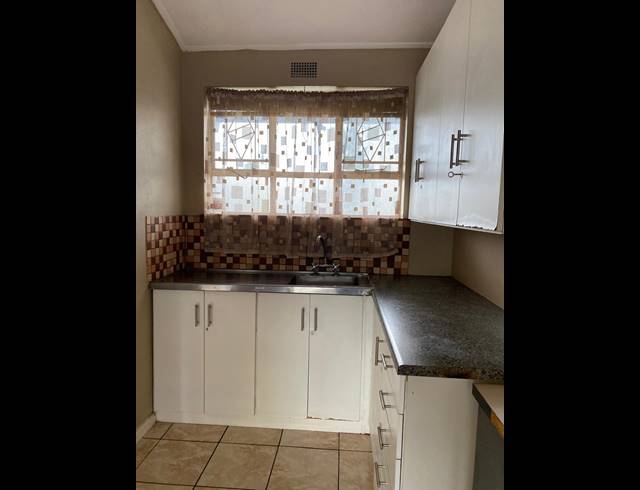 2 bed property to rent in WORCESTER CENTRAL